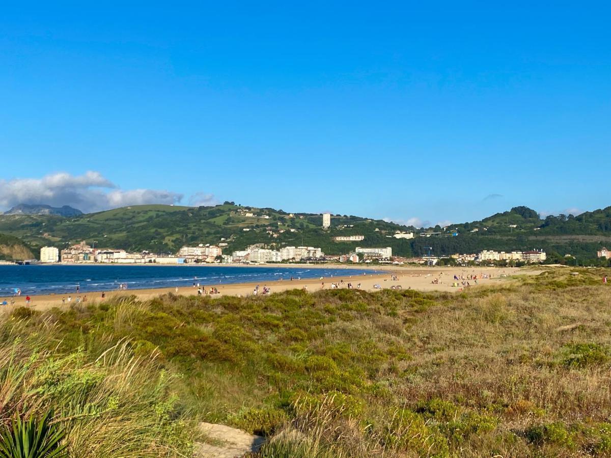 Piso Primera Linea De Playa Laredo Eksteriør bilde